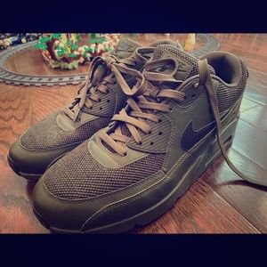 Nike Air Max - SIZE 13 - Army Green